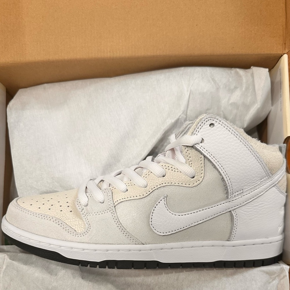 NEW Nike SB Dunk High QS White and Black, Size 10
